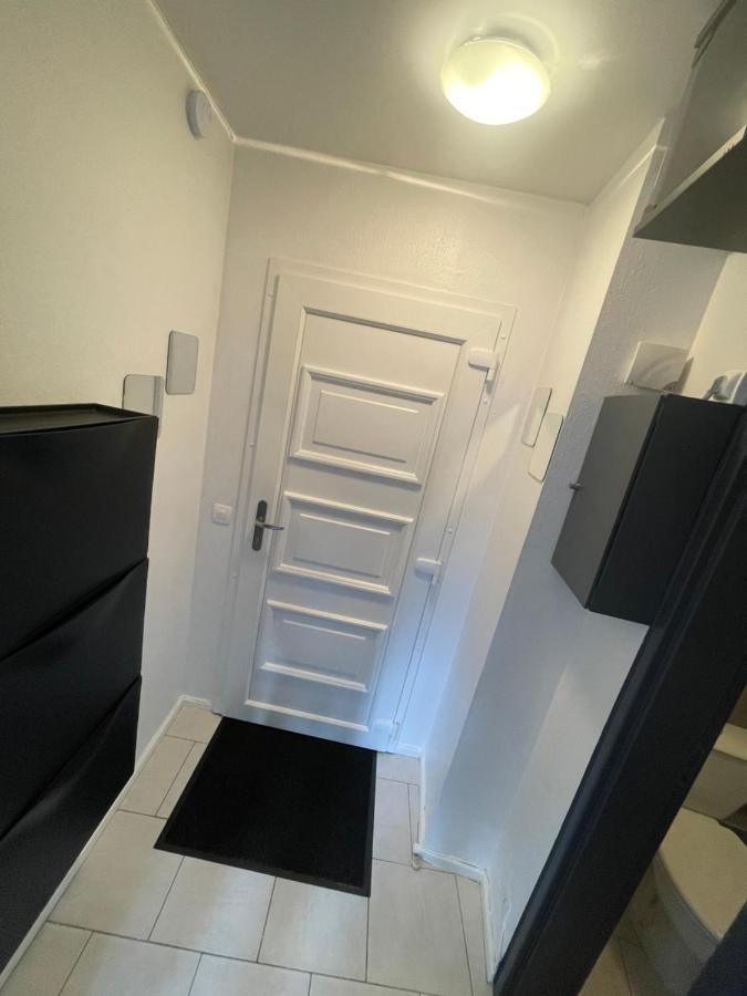Les Joncheres Apartment *